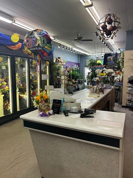 More Photos Of 103 E Maple Ave, Beaver Dam Apartments For Sale