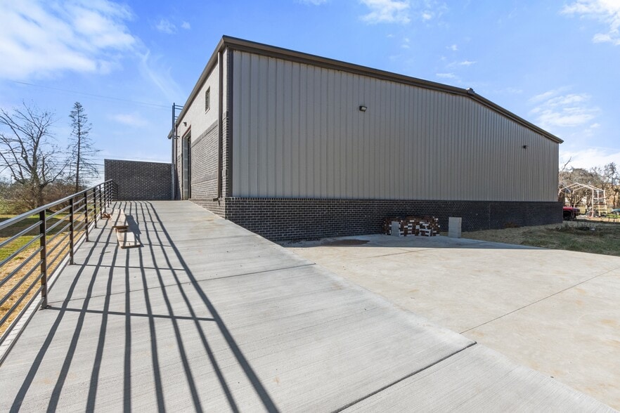 More Photos Of 5824 New Nashville Hwy, Murfreesboro Warehouse For Lease