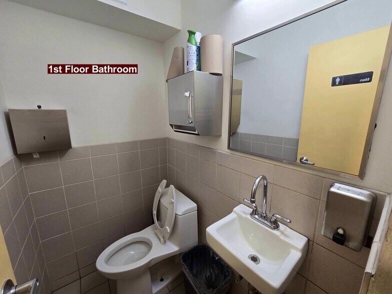 More Photos Of 7115 Northern Blvd, Jackson Heights Office For Sale