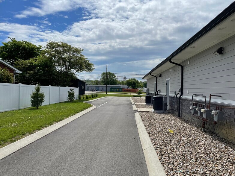 More Photos Of 1750 Leitchfield Rd, Elizabethtown Medical For Sale