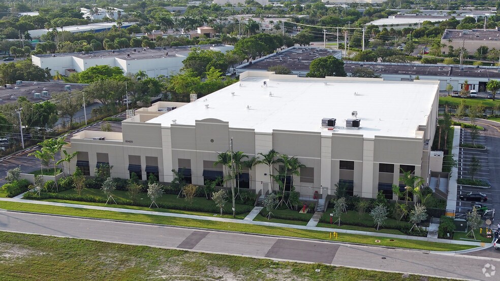 More Photos Of 10400 NW 55th St, Sunrise Manufacturing For Lease