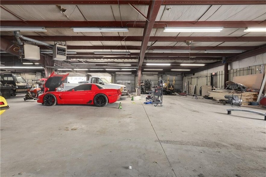 More Photos Of 3709 Pickett Rd, Saint Joseph Auto Repair For Sale
