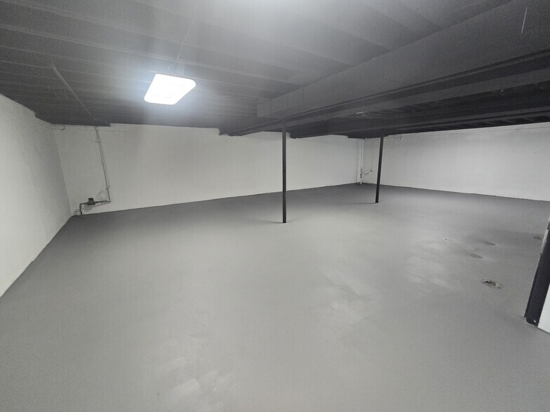 More Photos Of 1095 W Huron St, Waterford Medical For Sale