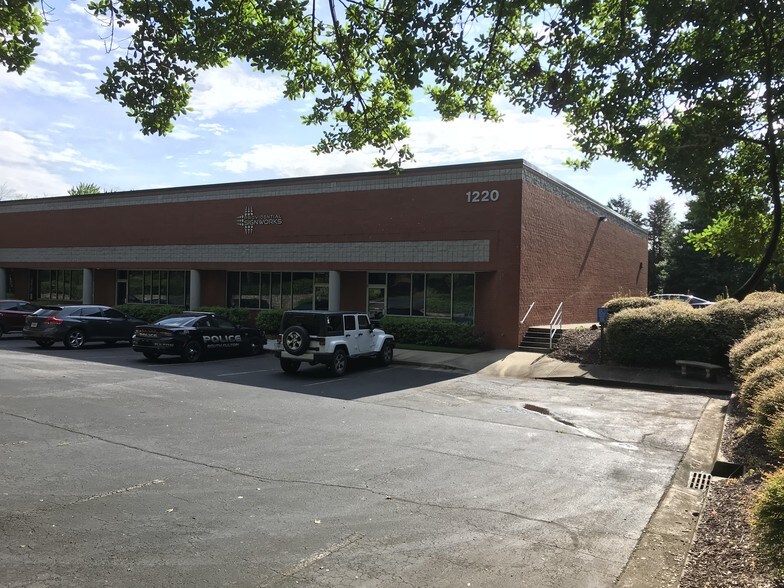 More Photos Of 1220 Kennestone Cir, Marietta Warehouse For Lease