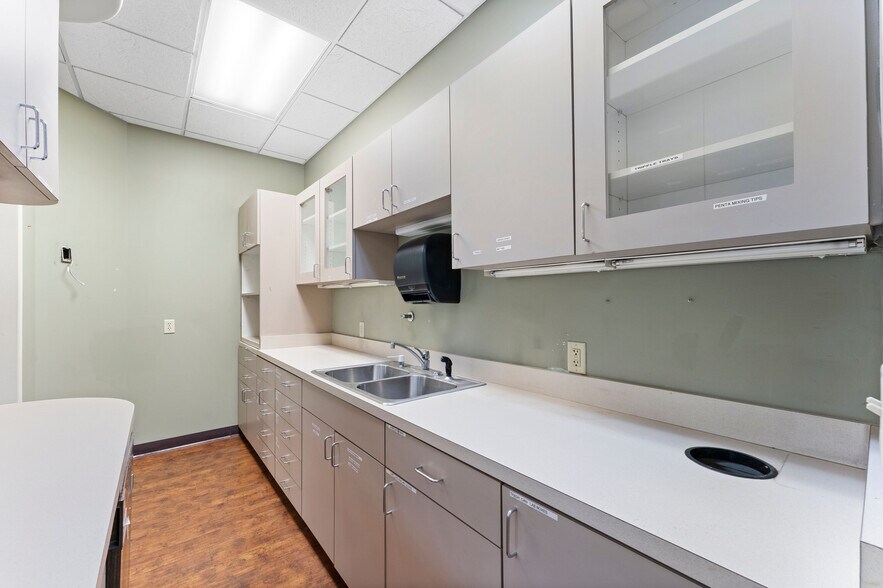 More Photos Of 3403 Rivers Edge Trl, Kingwood Medical For Lease