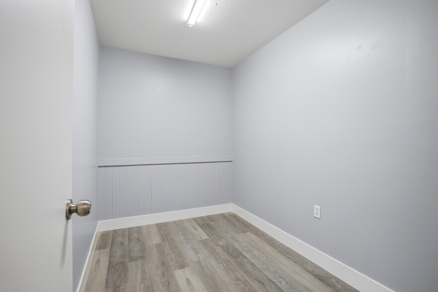 More Photos Of 223 N Center St, Turlock Freestanding For Lease