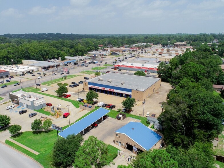 More Photos Of 206 Winchester Dr, Tyler Carwash For Sale