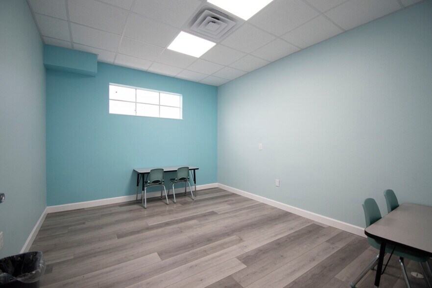 More Photos Of 4535 Tamiami Trl, Port Charlotte Office For Lease