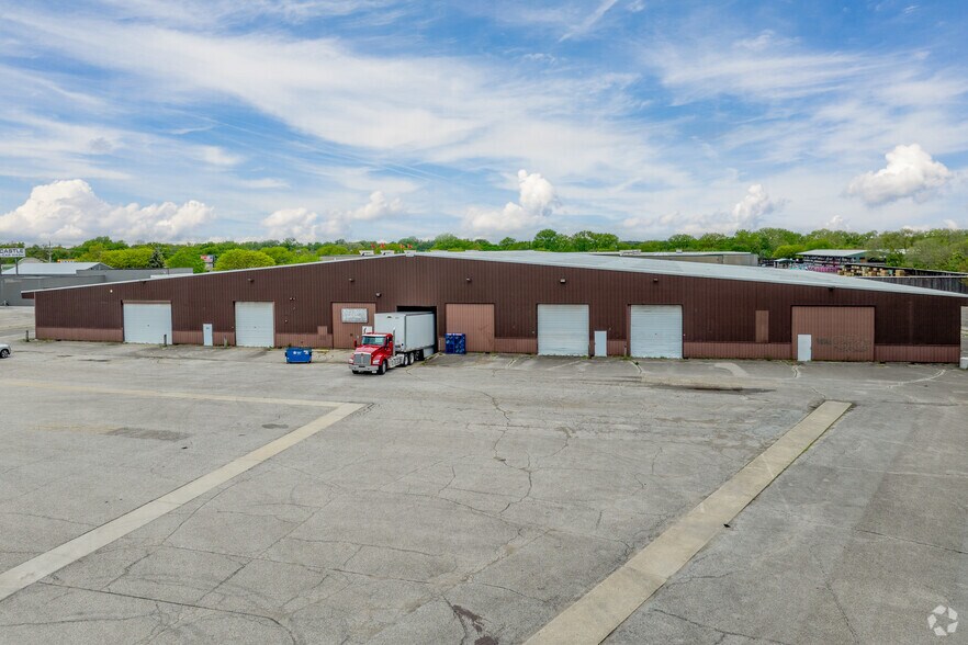 More Photos Of 1490 Fort Harrison Rd, Terre Haute Distribution For Lease