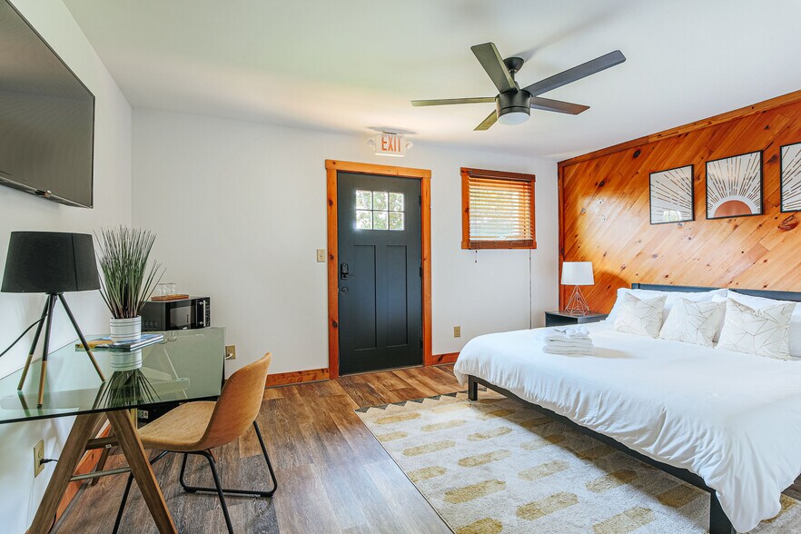 More Photos Of 7847 Rockfish Valley Hwy, Afton Hotel For Sale