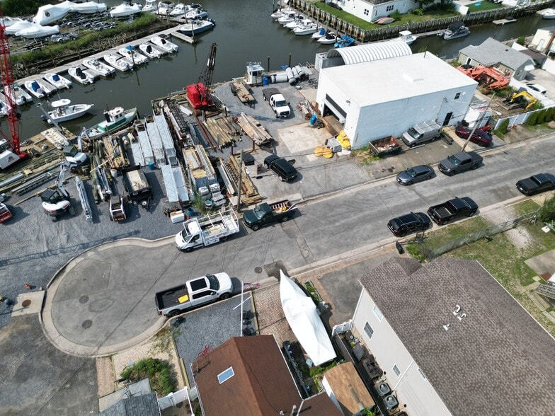 More Photos Of 150 Cary Pl, Freeport Warehouse For Sale