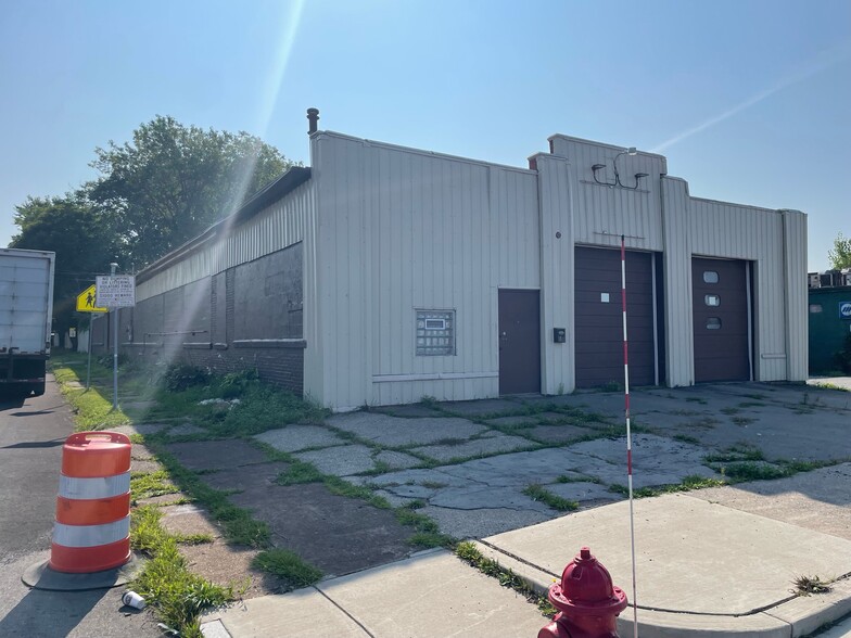 Primary Photo Of 1811 Fillmore Ave, Buffalo Auto Repair For Sale