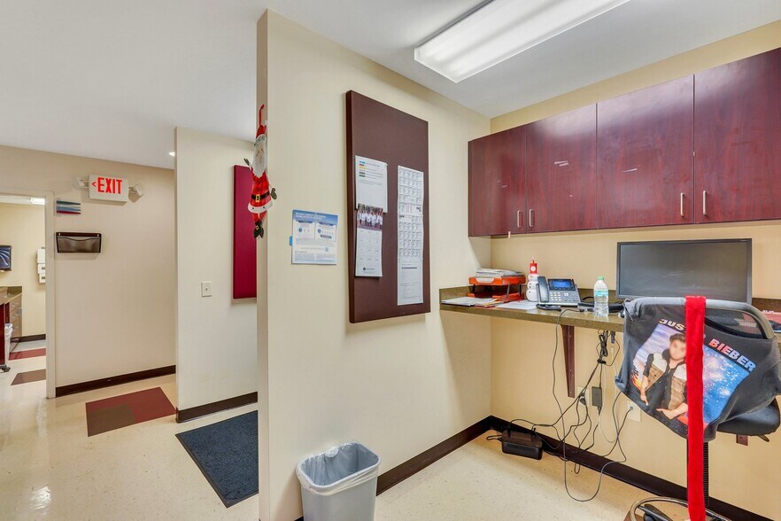 More Photos Of 11706 Mercy Blvd, Savannah Medical For Lease