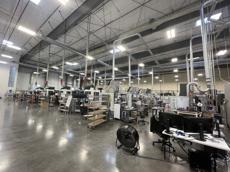 More Photos Of 11501 SW Amu St, Tualatin Manufacturing For Sale
