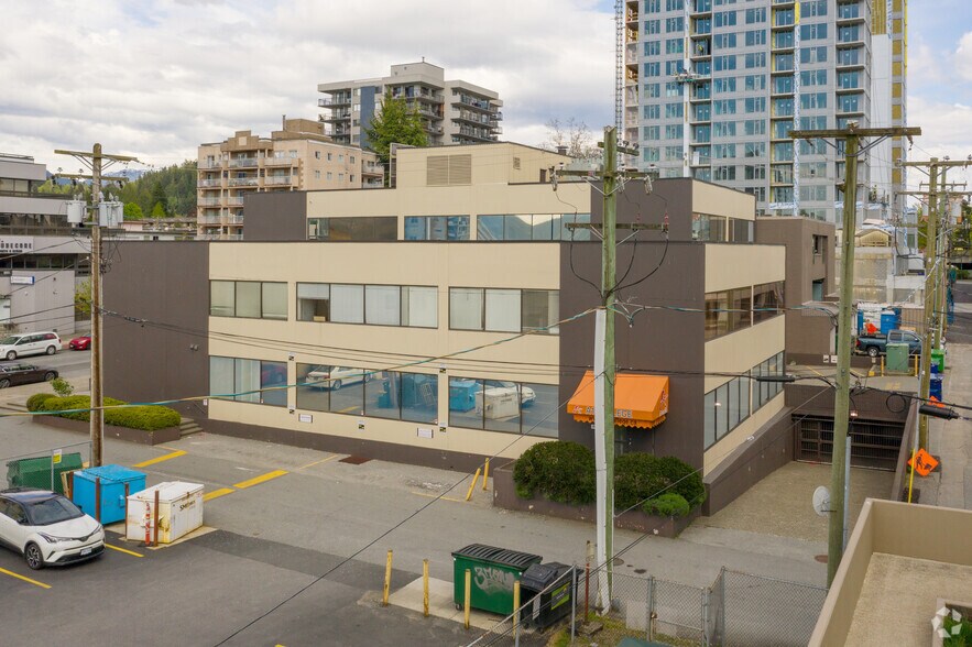 More Photos Of 123 15th St E, North Vancouver Office For Lease
