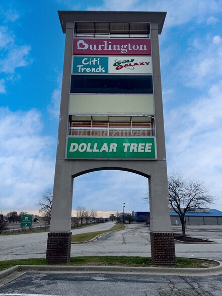 More Photos Of 1-125 Plaza Dr, Fairview Heights Storefront For Lease