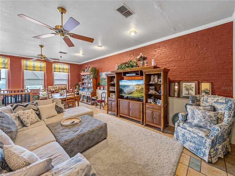 More Photos Of 135 S Central Ave, Bartow Storefront Retail Residential For Sale