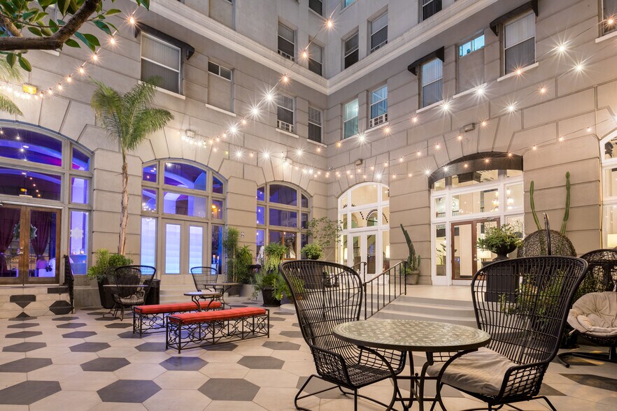 More Photos Of 2619 Wilshire Blvd, Los Angeles Apartments For Lease