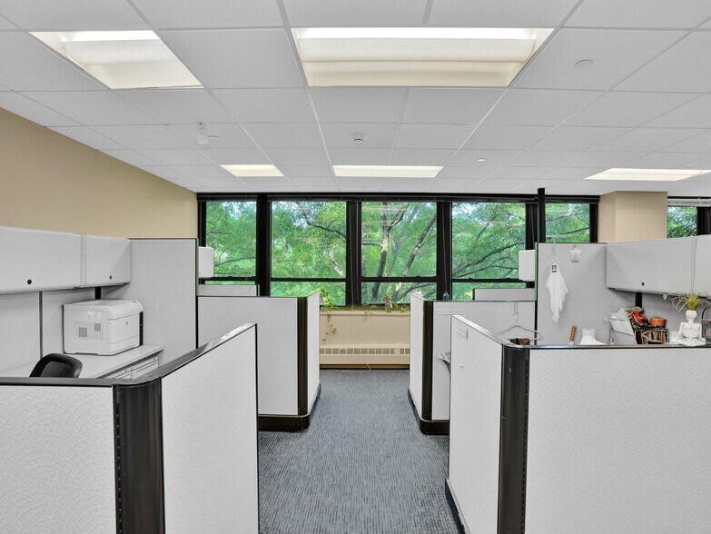 More Photos Of 120 Bloomingdale Rd, White Plains Office For Lease