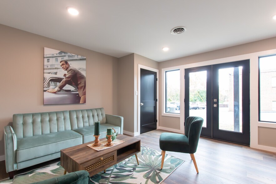More Photos Of 577 English St, Bristol Apartments For Sale