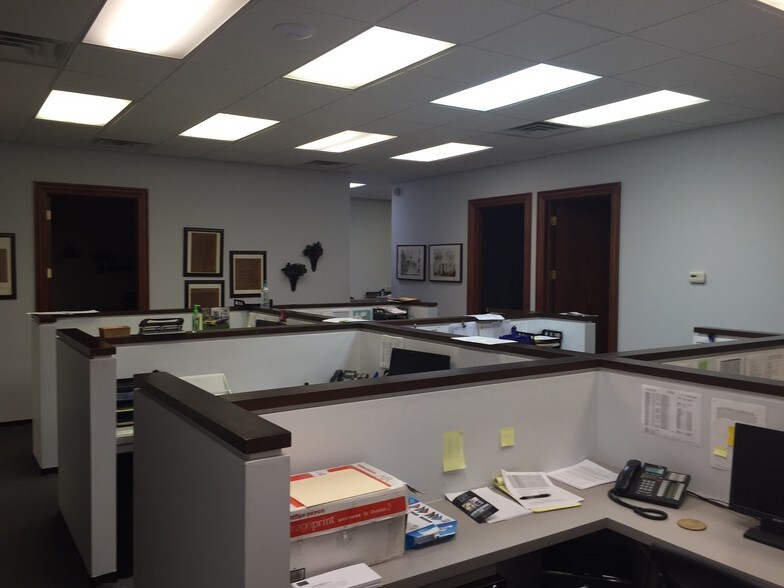 More Photos Of 501 W Colfax St, Palatine Office For Sale