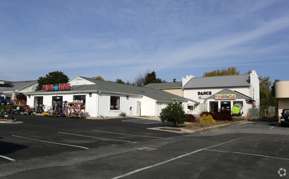 More Photos Of 4521 Plank Rd, Fredericksburg Storefront For Lease