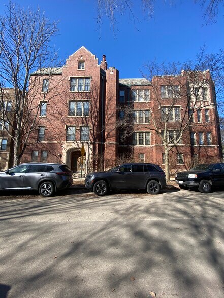 More Photos Of 940 Judson Ave, Evanston Apartments For Sale