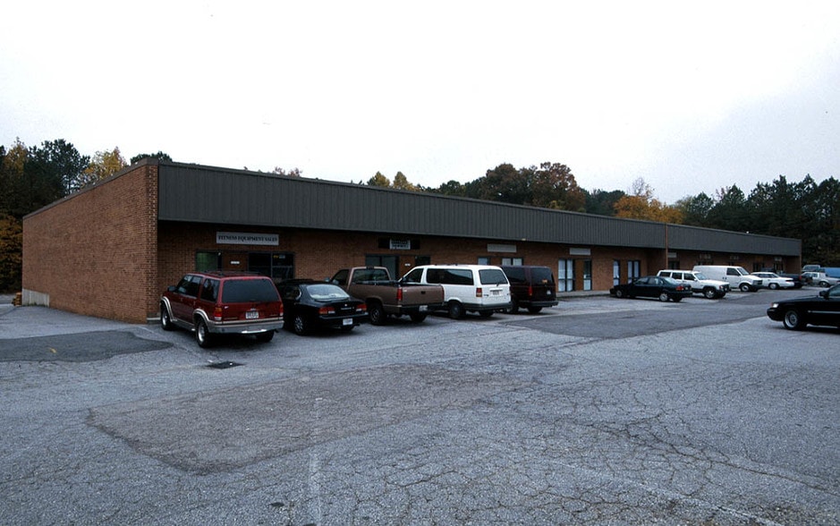 More Photos Of 4379-4395 Sentry Dr, Tucker Light Distribution For Lease