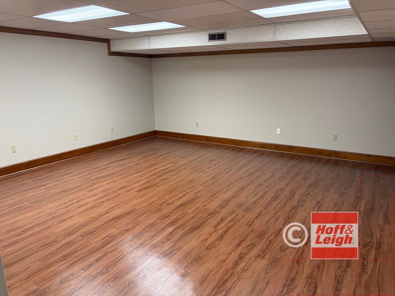 More Photos Of 835 Southeast Ave, Tallmadge Office For Lease