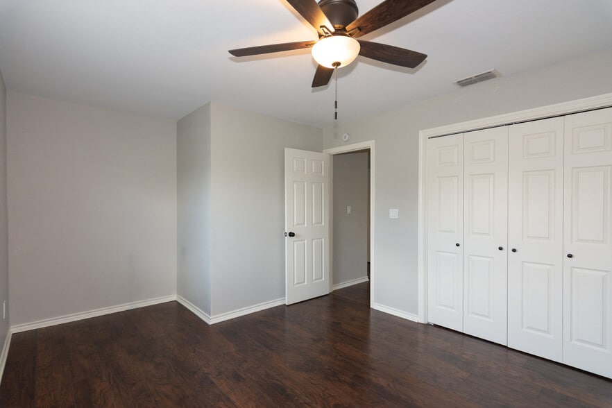 More Photos Of 114 Scofield Ave, Johnson City Apartments For Sale