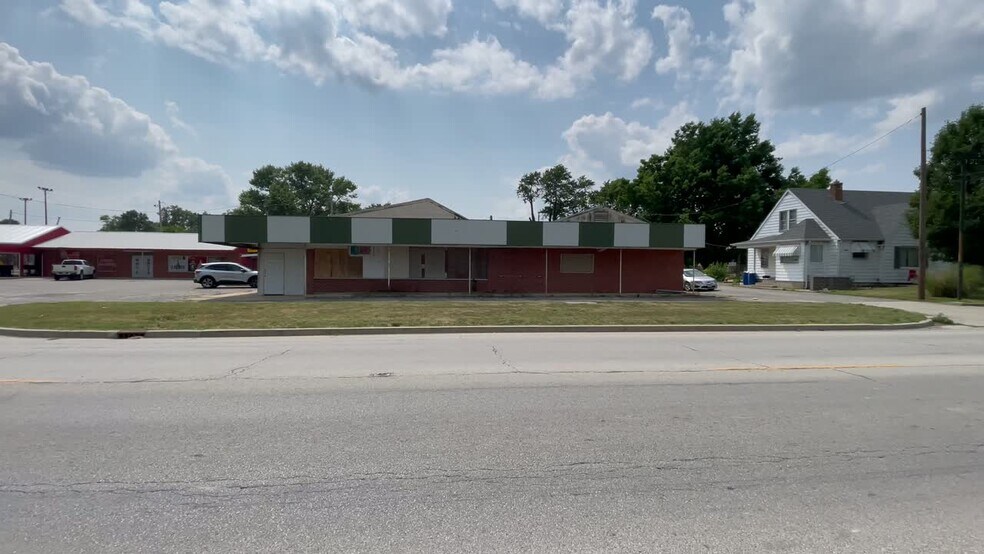 More Photos Of 211 Mine, Sandoval Supermarket For Sale