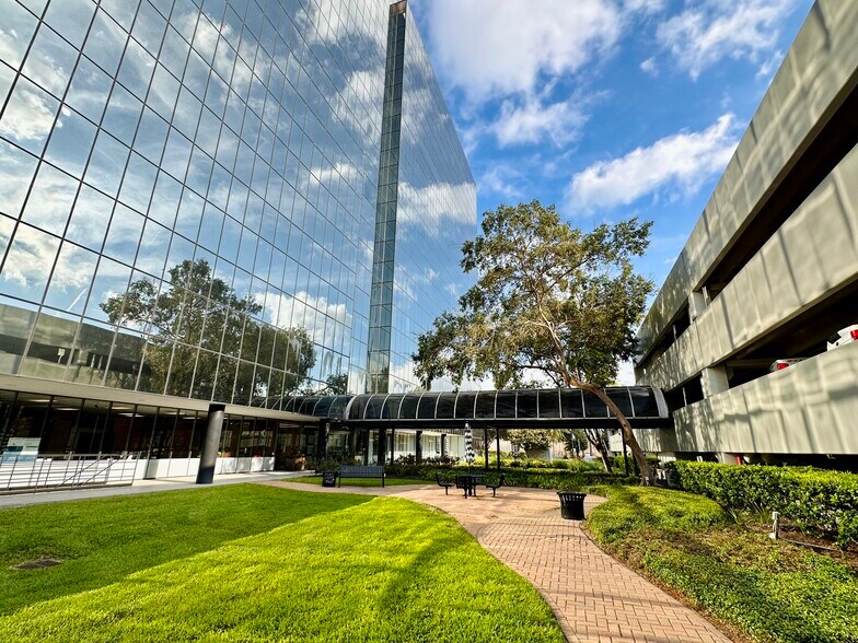 More Photos Of 13430 Northwest Fwy, Houston Office For Lease