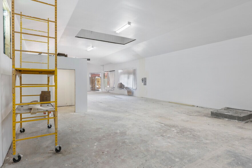 More Photos Of 2974-2996 Macarthur Blvd, Oakland Storefront For Lease