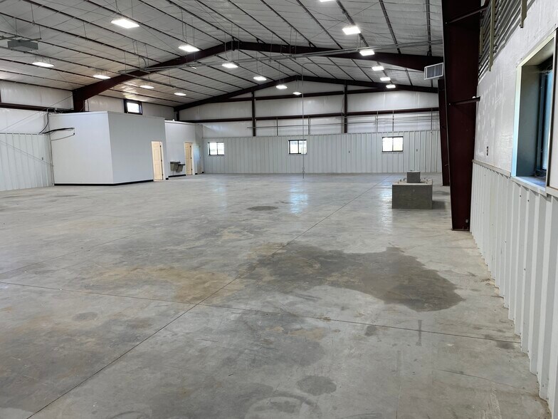 More Photos Of 813 Joe Black Rd, Williamston Warehouse For Lease