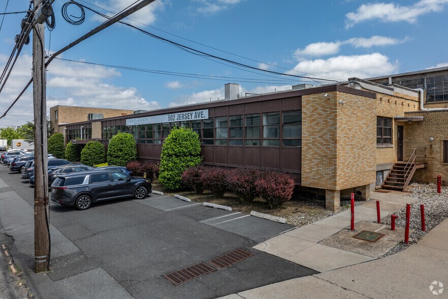More Photos Of 502 Jersey Ave, New Brunswick Warehouse For Lease