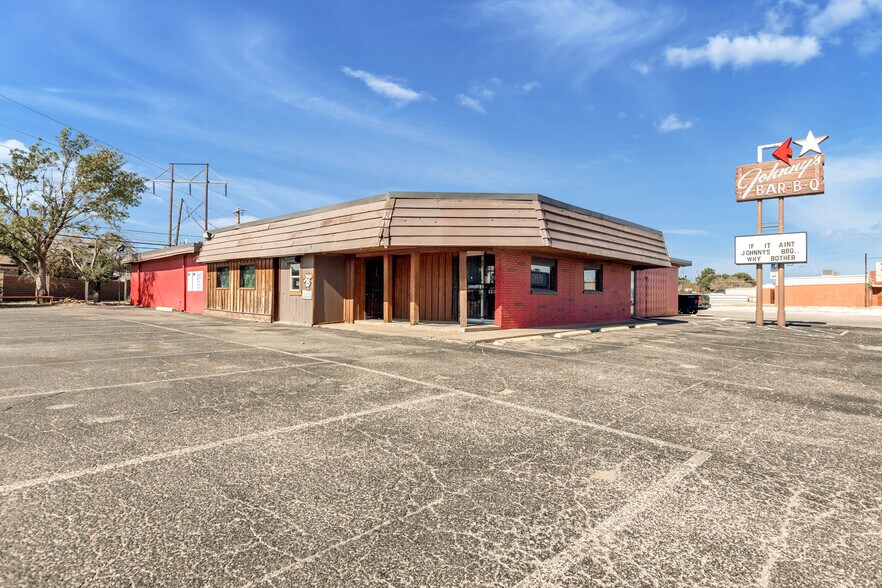 More Photos Of 2201 Kermit Hwy, Odessa Restaurant For Sale