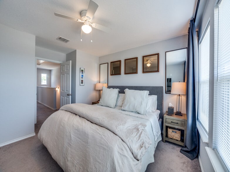 More Photos Of 6934 Crestway Rd, San Antonio Apartments For Sale