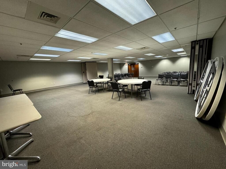More Photos Of 1 E Market St, York Office For Sale