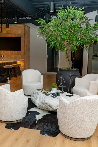More Photos Of 2252 Pama Ln, Las Vegas Loft Creative Space For Lease