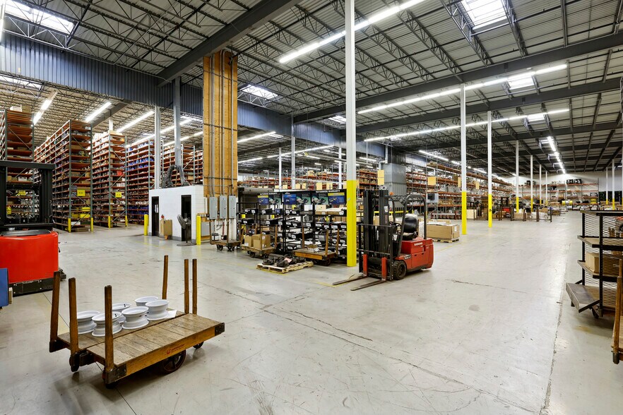 More Photos Of 2500 NE Kennedy St, Minneapolis Warehouse For Sale