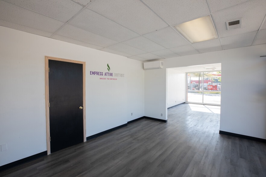 More Photos Of 901 Main St, Grandview Light Manufacturing For Lease