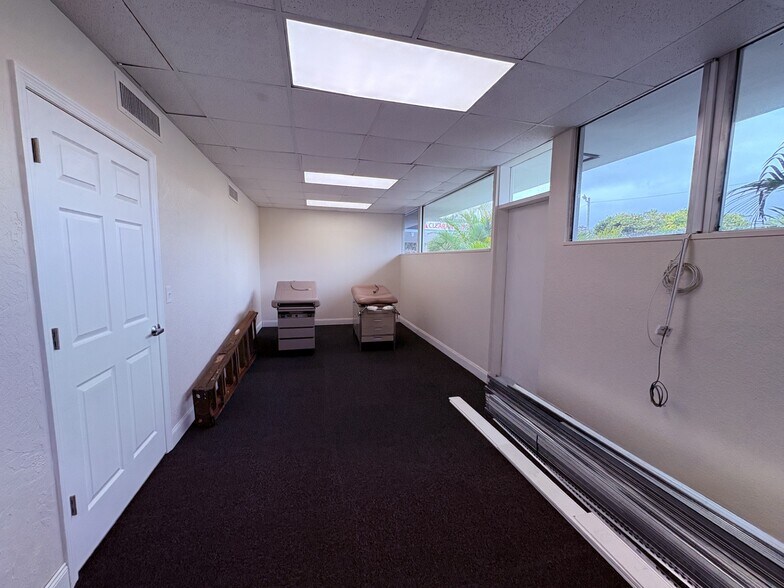 More Photos Of 1201 S Highland Ave, Clearwater Medical For Sale