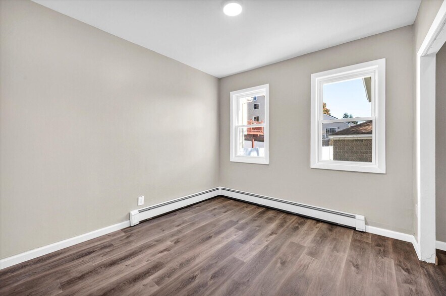 More Photos Of 121 Hillview Ave, Waterbury Apartments For Sale