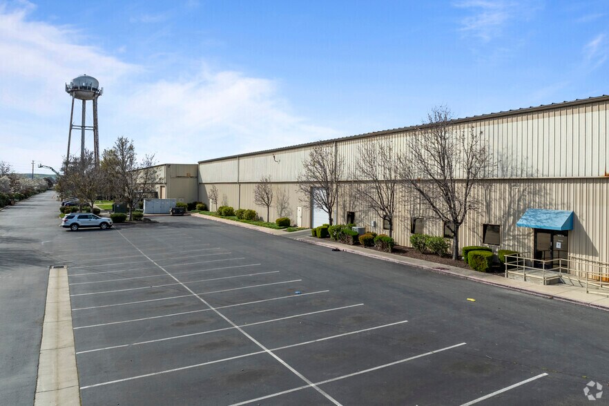 More Photos Of 701 Willow Pass Rd, Pittsburg Warehouse For Lease