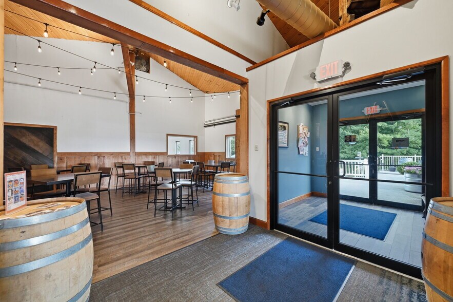 More Photos Of 2637 S Cleveland Massillon Rd, Barberton Winery Vineyard For Sale