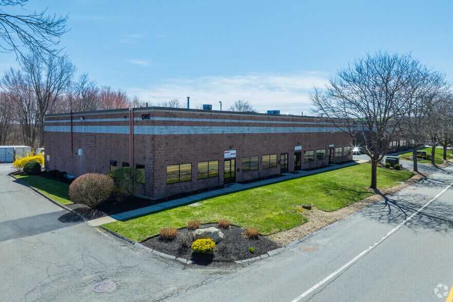 More Photos Of 1 Presidential Way, Woburn Light Distribution For Lease