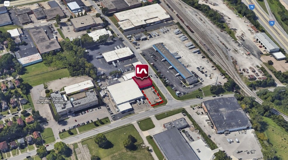 Primary Photo Of 1025 Laidlaw Ave, Cincinnati Warehouse For Lease