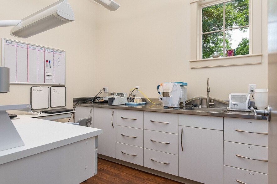 More Photos Of 22-26 School St, Merrimac Office For Sale