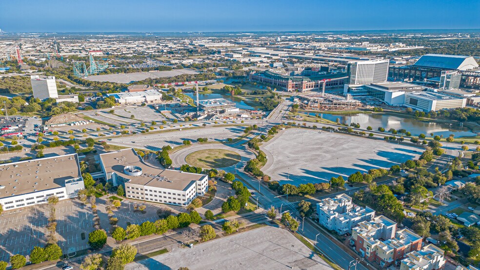 More Photos Of 1206 E Road To Six Flags St, Arlington Apartments For Sale