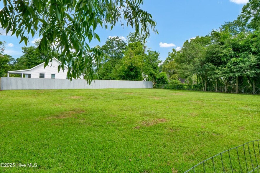 More Photos Of 109 Clay St, Wilmington Land For Sale